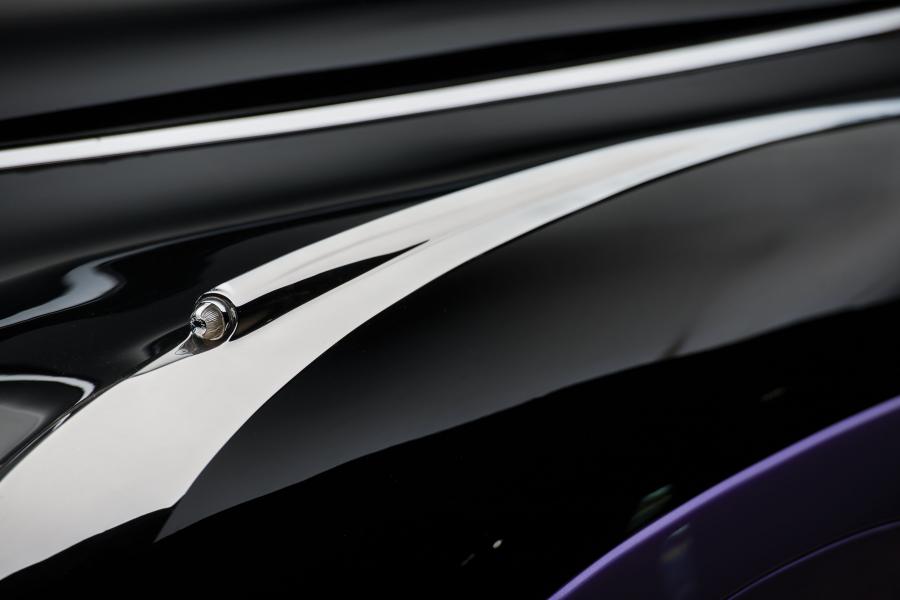Детали экстерьера Cadillac Series 62 Custom Cabriolet by Saoutchik 1948 года  (фото 29 из 32)